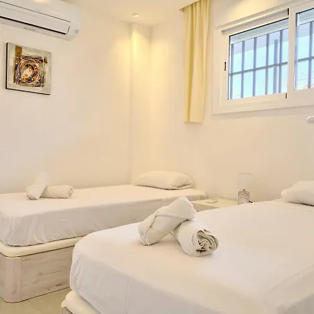 Appartement Arce I 26 - Beachfront With Stunning Sea Views & Pool *