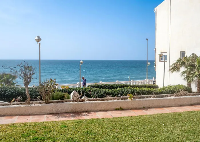Arce I 26 - Beachfront With Stunning Sea Views & Pool Appartement Nerja