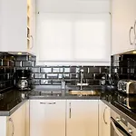Apartamento Arce I 26 - Beachfront With Stunning Sea Views & Pool