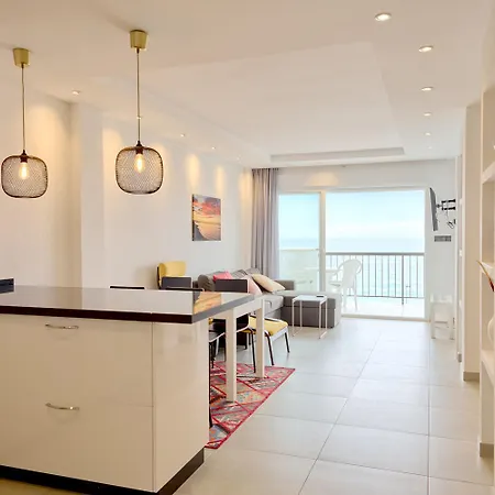 Arce I 26 - Beachfront With Stunning Sea Views & Pool Apartamento *
