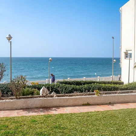 Arce I 26 - Beachfront With Stunning Sea Views & Pool Apartamento Nerja